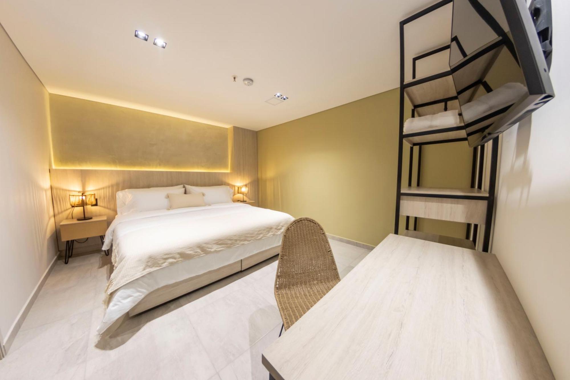 Sonata 44 Hotel Laureles Medellín Buitenkant foto